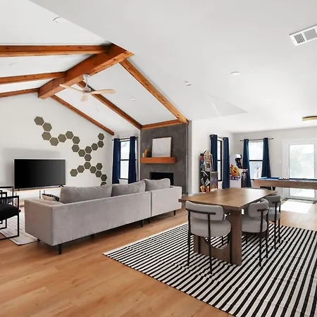 Villa Charming Modern Retreat In The Heart Of Austin